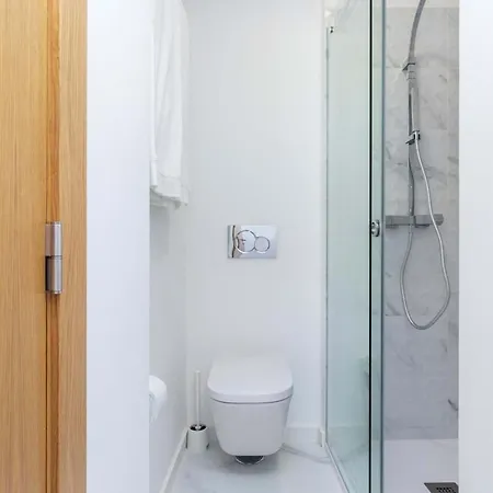 Perfect Cool With Ac, 2 Bedrooms 2 Bathrooms شقة
