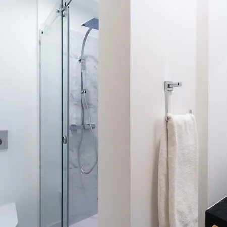 Perfect, Cool, Aircon, 2 Beds 2 Bath Location Apartament Lizbona