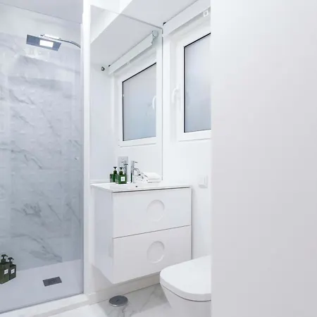 Apartman Perfect, Cool, Aircon, 2 Beds 2 Bath Location *