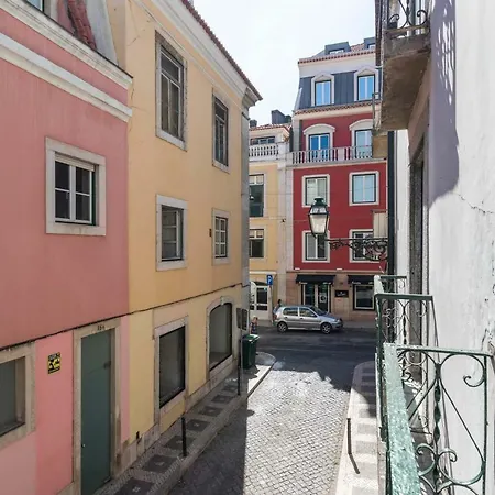 Perfect, Cool, Aircon, 2 Beds 2 Bath Location Lisbon